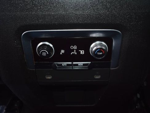 Used 2021 GMC Yukon XL SLE image 34