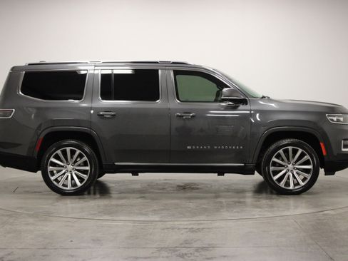 Used 2022 Jeep Grand Wagoneer Series II w/ Flexible Seating Group AWD/4WD image 9