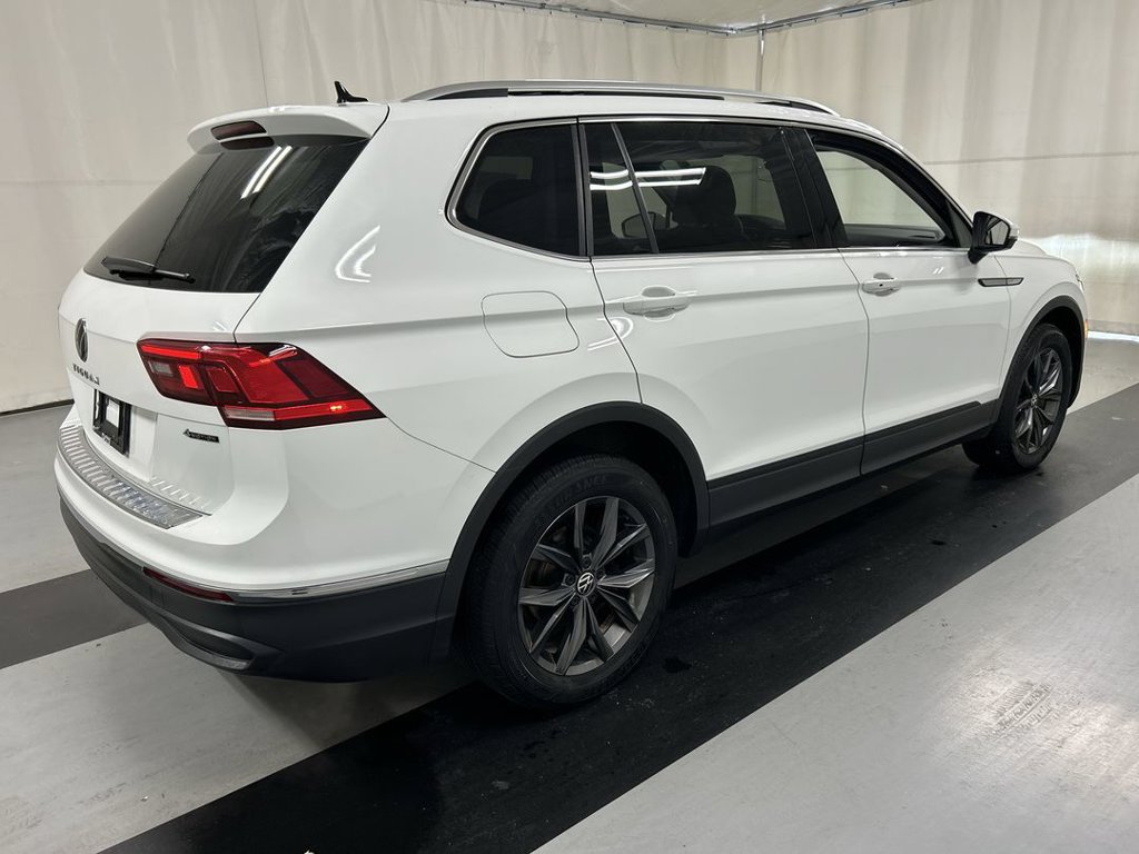 Used 2022 Volkswagen Tiguan SE w/ Panoramic Sunroof Package AWD/4WD image 2