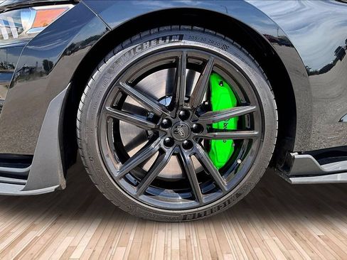 Used 2022 Ford Mustang Shelby GT500 w/ Technology Package RWD image 8