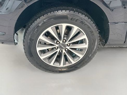 Used 2017 Lincoln Navigator Select image 30