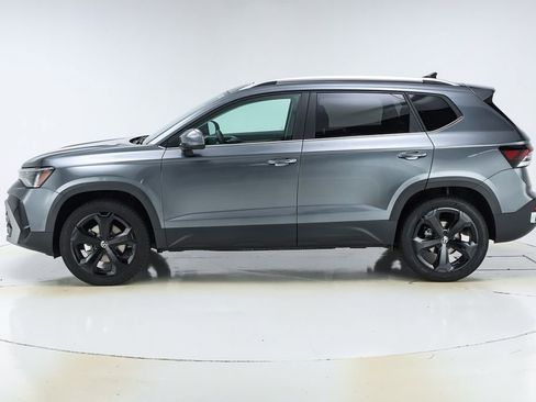 New 2025 Volkswagen Taos SEL image 41