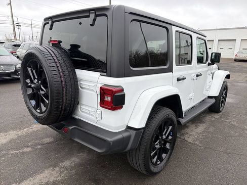 Used 2023 Jeep Wrangler Unlimited Sahara w/ Cold Weather Group AWD/4WD image 6