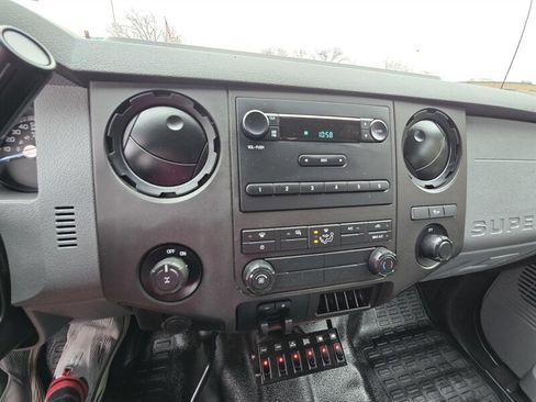 Used 2016 Ford F250 XL w/ Power Equipment Group image 17