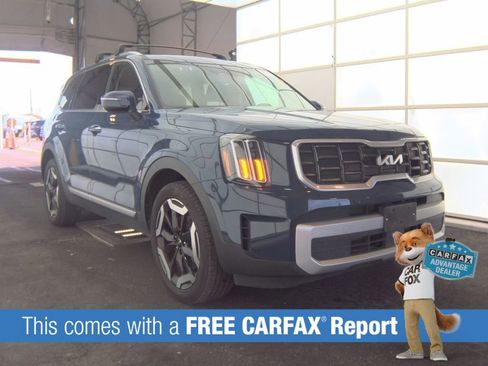 Used 2025 Kia Telluride S AWD/4WD image 2