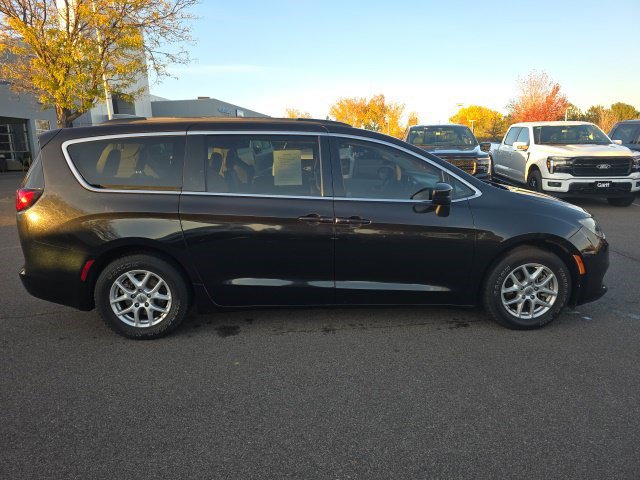 Used 2021 Chrysler Voyager Lxi FWD image 7