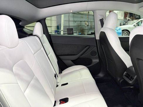 Used 2024 Tesla Model Y Performance image 21