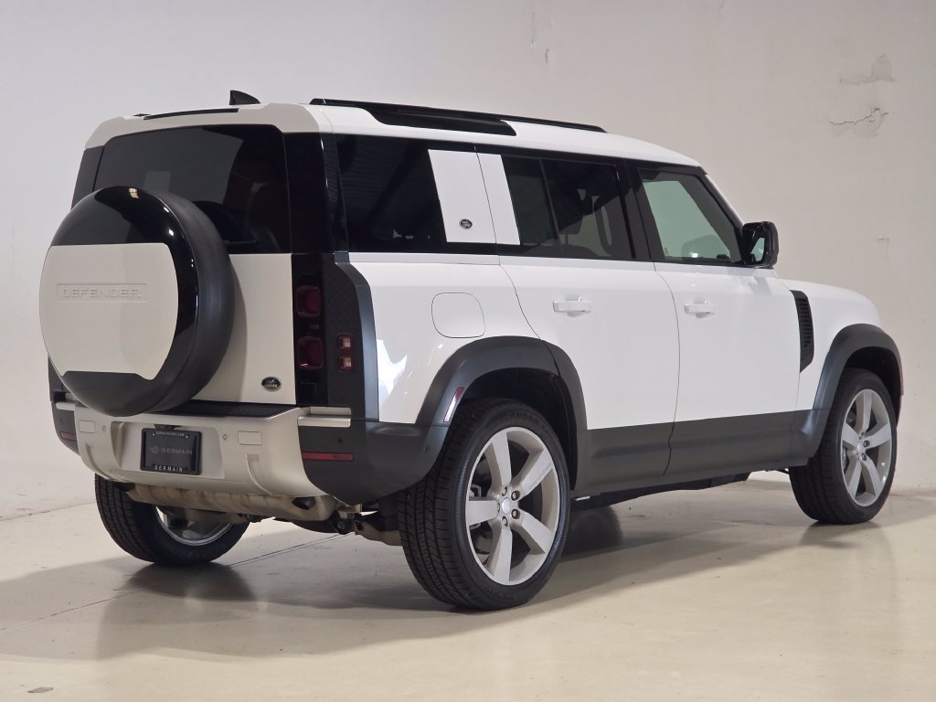 Used 2023 Land Rover Defender 110 SE AWD/4WD image 5