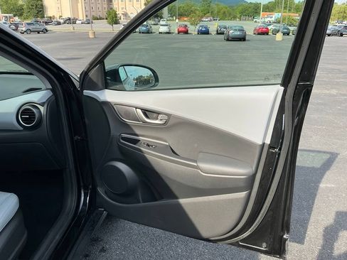 Used 2018 Hyundai Kona Limited AWD/4WD image 30