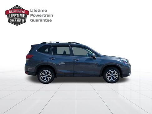 Used 2020 Subaru Forester Premium image 2