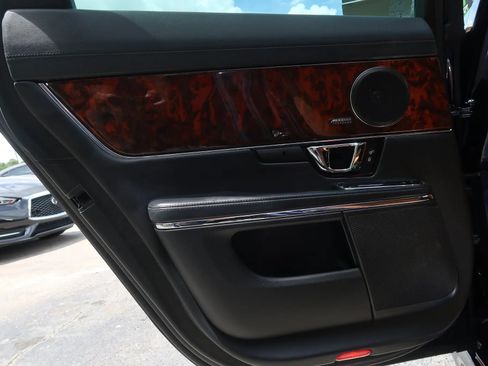 Used 2016 Jaguar XJ R-Sport RWD image 49