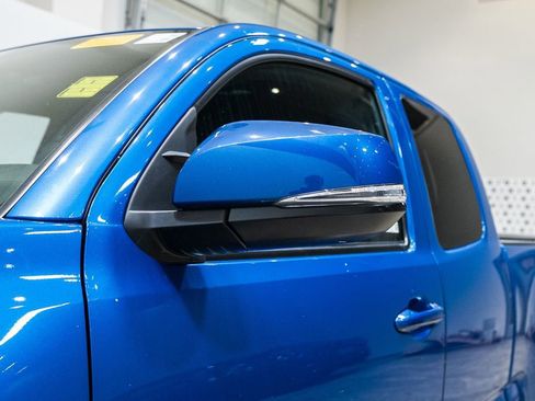 Used 2017 Toyota Tacoma TRD Off-Road image 9