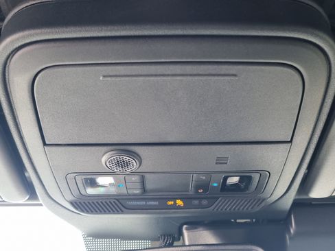 Used 2025 Ford Bronco Outer Banks AWD/4WD image 32