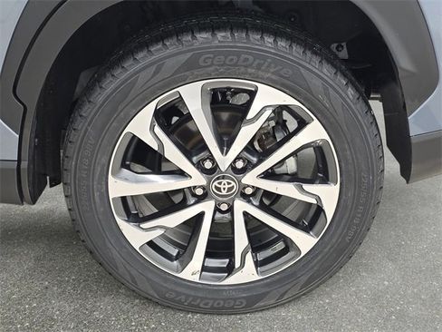 Certified 2024 Toyota Corolla Cross XLE image 29