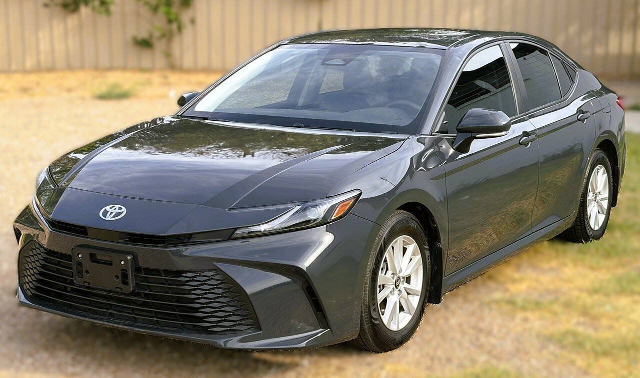 Used 2025 Toyota Camry LE w/ Convenience Package FWD image 6