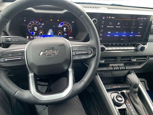 Used 2025 Chevrolet Colorado Trail Boss image 12