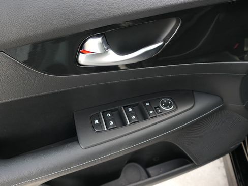 Used 2024 Kia Forte GT-Line w/ GT-Line Premium Package image 14