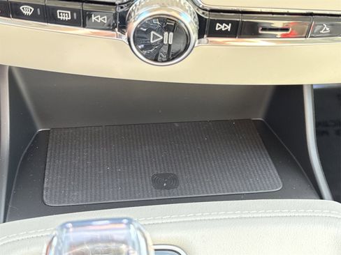 New 2026 Volvo XC90 B6 Ultra w/ Protection Package image 31