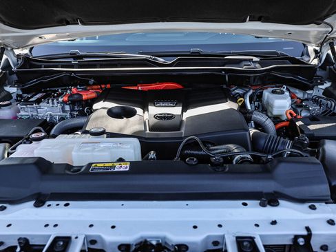 Used 2024 Toyota Tundra Platinum image 18