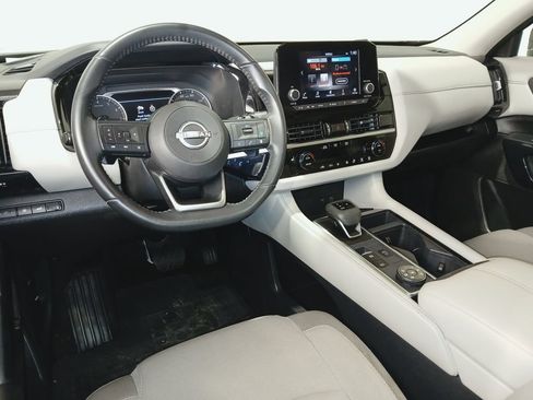 Used 2024 Nissan Pathfinder SV w/ SV Premium Package AWD/4WD image 9