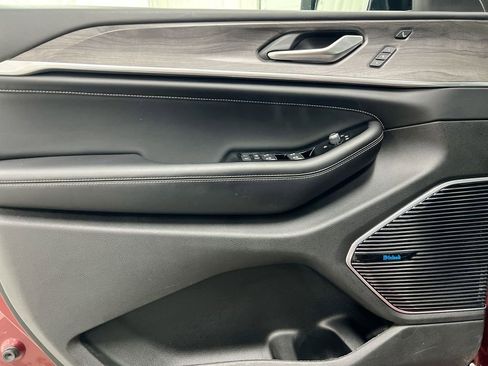 Used 2021 Jeep Grand Cherokee L Overland w/ Luxury Tech Group IV image 21