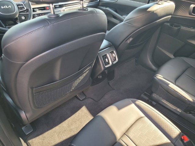 Used 2025 Kia Sorento EX w/ EX Panoramic Sunroof Package FWD image 12