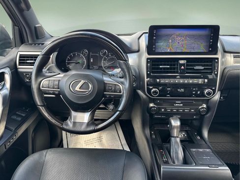 Used 2022 Lexus GX 460 Luxury w/ Sport Design Package AWD/4WD image 15