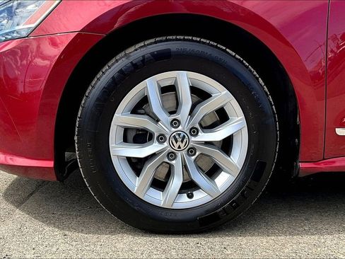 Used 2016 Volkswagen Passat 1.8T S image 12