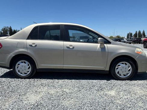 Used 2009 Nissan Versa 1.8 S FWD image 9