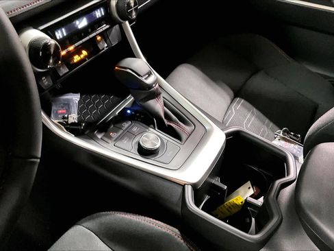New 2025 Toyota RAV4 SE image 7