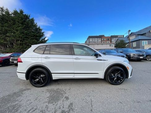 Used 2023 Volkswagen Tiguan SE R-Line image 10