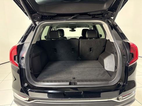 Used 2023 GMC Terrain SLT image 21