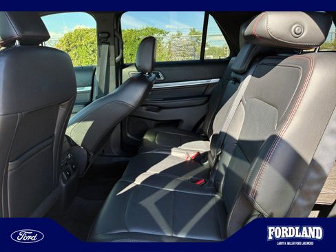 Used 2018 Ford Explorer Sport w/ Equipment Group 401A AWD/4WD image 17