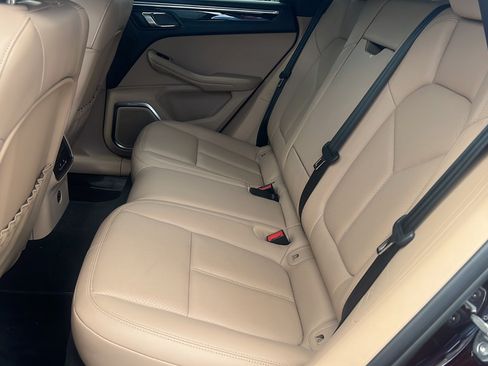 Certified 2023 Porsche Macan AWD/4WD image 14