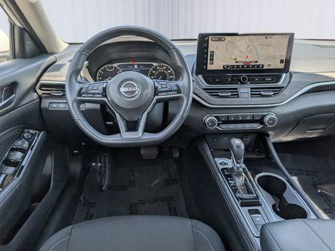 Used 2023 Nissan Altima 2.5 SV w/ SV Premium Package FWD image 16