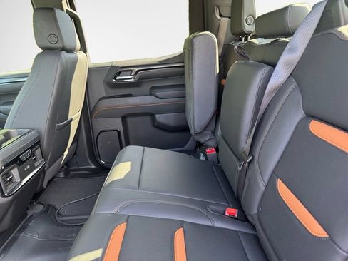 Used 2025 GMC Sierra 1500 AT4 w/ AT4 Premium Package AWD/4WD image 21