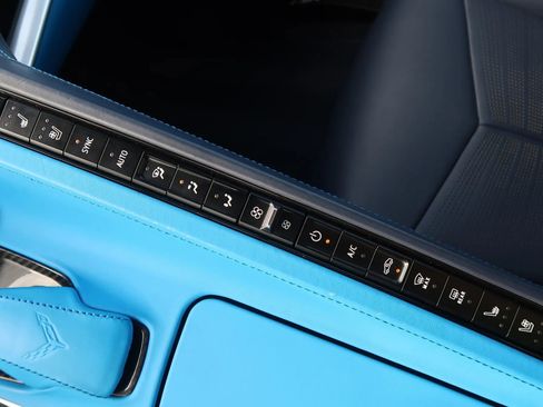 Used 2021 Chevrolet Corvette Stingray Premium Conv w/ Z51 Performance Package image 30