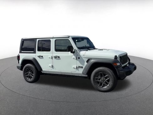 Used 2025 Jeep Wrangler Unlimited Sport AWD/4WD image 2