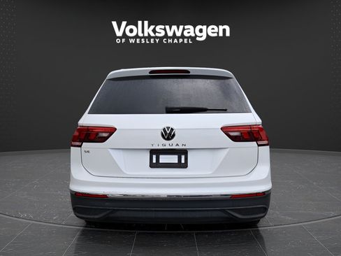 Certified 2023 Volkswagen Tiguan SE w/ Panoramic Sunroof Package FWD image 7