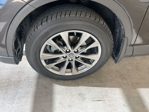 Used 2018 Toyota RAV4 Limited AWD/4WD image 10