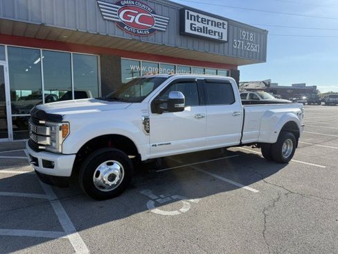 Used 2017 Ford F350 Platinum w/ Platinum Ultimate Package AWD/4WD image 1
