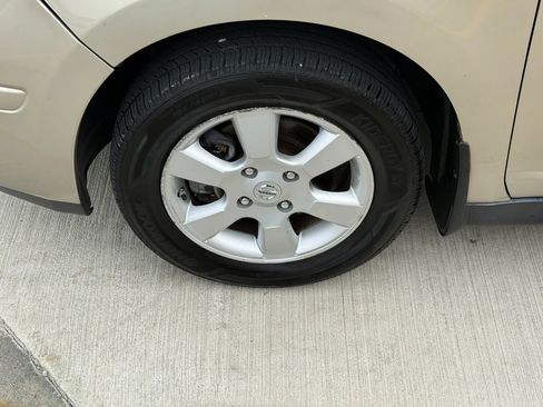 Used 2009 Nissan Versa Sedan w/ Convenience Pkg FWD image 36