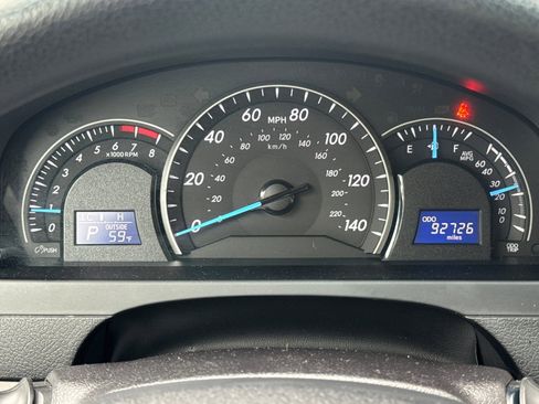 Used 2015 Toyota Camry LE image 18