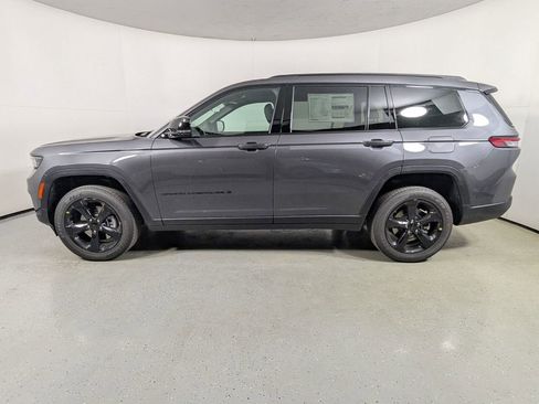 New 2025 Jeep Grand Cherokee L Altitude image 4