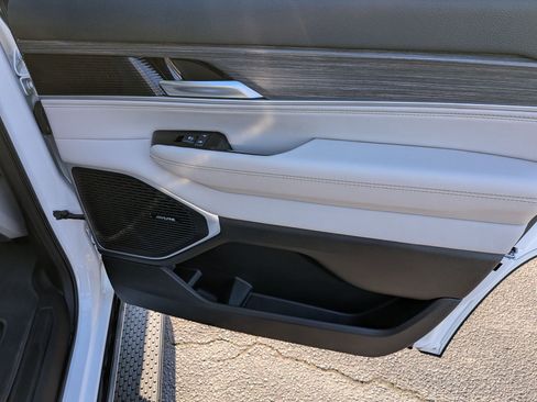 Certified 2024 Jeep Wagoneer Series II image 29