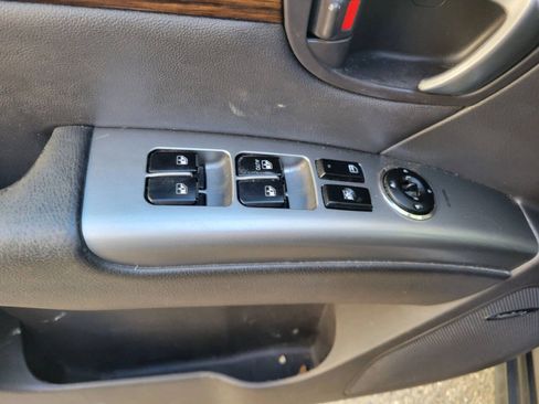 Used 2011 Hyundai Santa Fe Limited AWD/4WD image 15