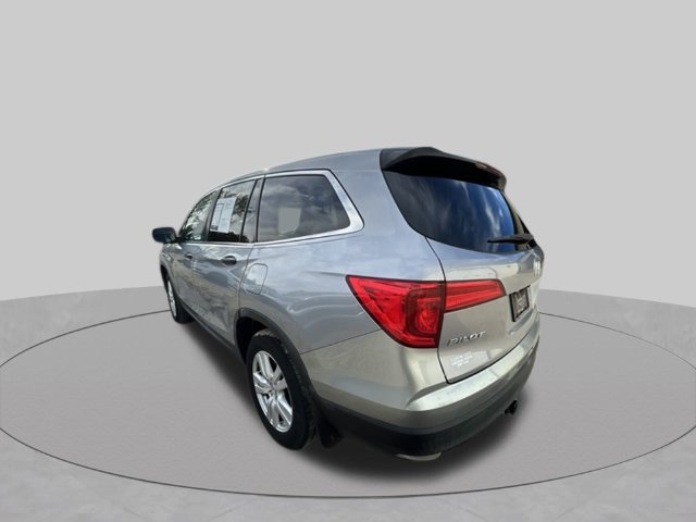 Used 2017 Honda Pilot LX image 5
