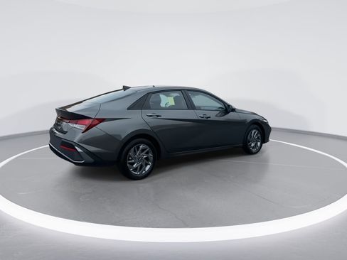 Certified 2024 Hyundai Elantra SEL image 7