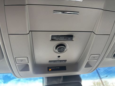 Used 2019 Chevrolet Suburban LT image 34