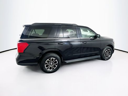 Used 2024 Ford Expedition XLT image 10